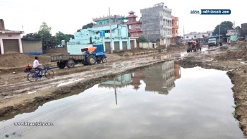 कलैयाको मानवत मटिअर्वा सडक खण्ड हिलाम्मे, सवारी आवागमनमा समस्या