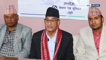 लोकतन्त्रको विकल्प कुनै निरंकुशता हुन सक्दैन : गृहमन्त्री लेखक