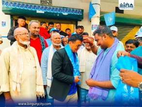 पर्सा निर्वाचन क्षेत्र नम्बर २ का रास्वपा उम्मेदवार सुशिल कुमार कानुलाई पुर्व प्रदेशसभा सदस्य उम्मेदवार स्याङ्बो (विनोद) लामा तामाङले पार्टी प्रवेश गर्दै गरे समर्थन