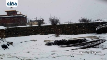 मुक्तिनाथमा चौथो पटक भारी हिमपात, दर्शनार्थी जोमसोम झर्न थाले