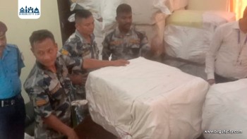 सर्लाहीमा पशुपालन फर्मबाट करोडौँ रुपैयाँ बराबरको अवैध कपडा र चुरोट बरामद