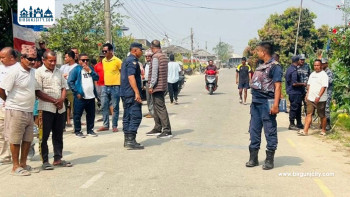 सर्लाहीमा स्कुल बसको ठक्करबाट दुई वर्षीय बालकको मृत्यु