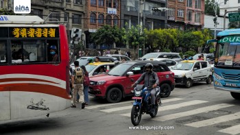 जेब्रा क्रसिङमा लापरबाही : पैदल यात्रु डराउँदै, ट्राफिक निरीहजस्तै